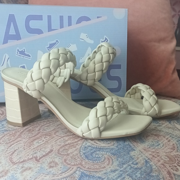 braided Sandals - Picture 2 of 6